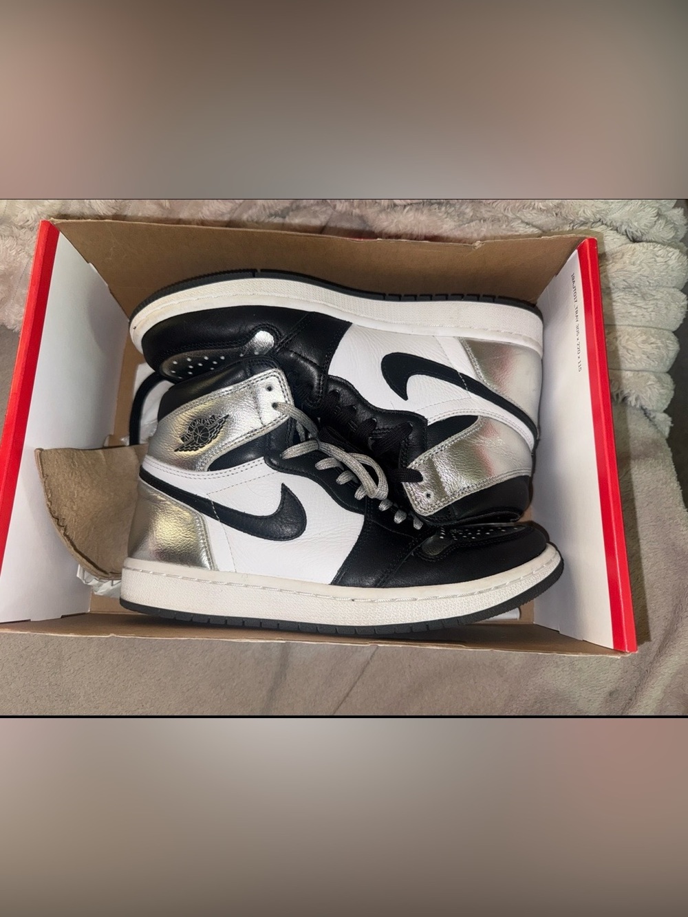 Air Jordan 1 Retro High OG 'Silver Toe' (Women’s)